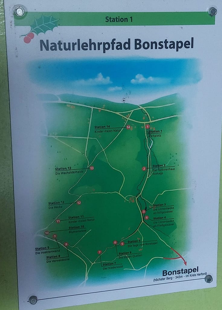 Regenschirm statt Sonnenhut: Einweihung des Naturlehrpfads Bonstapel 14 20250525 135144 rotated e1776577845965