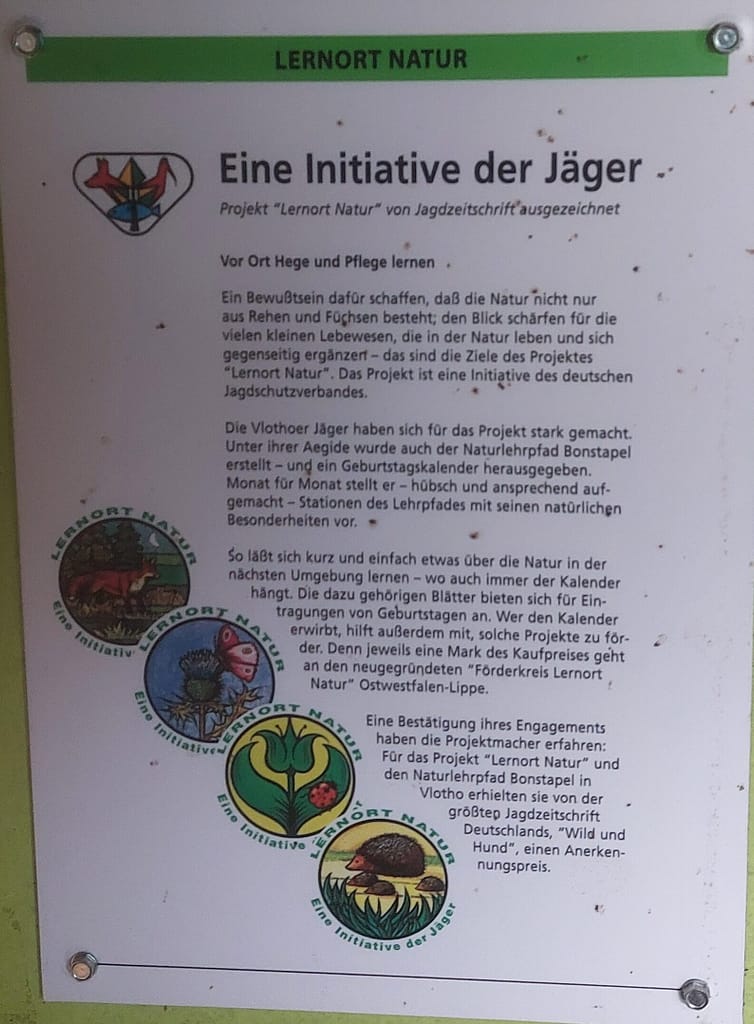 Regenschirm statt Sonnenhut: Einweihung des Naturlehrpfads Bonstapel 17 20250525 135205 rotated e1776577781889
