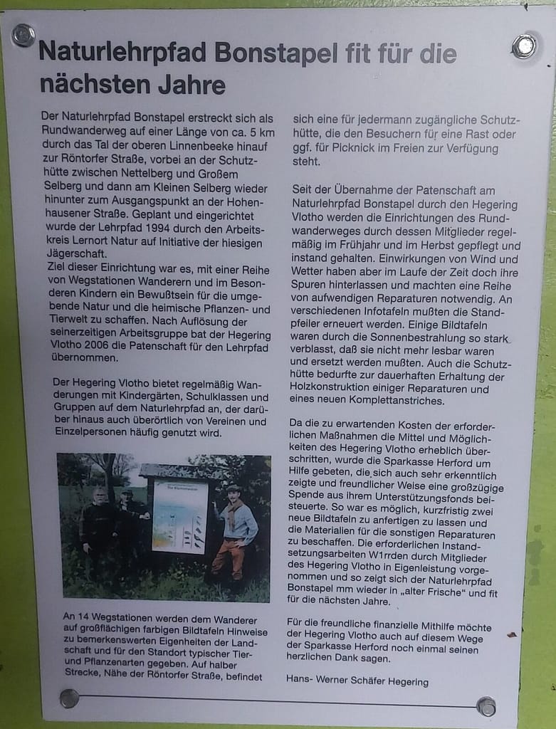 Regenschirm statt Sonnenhut: Einweihung des Naturlehrpfads Bonstapel 16 20250525 135159 rotated e1776577715461